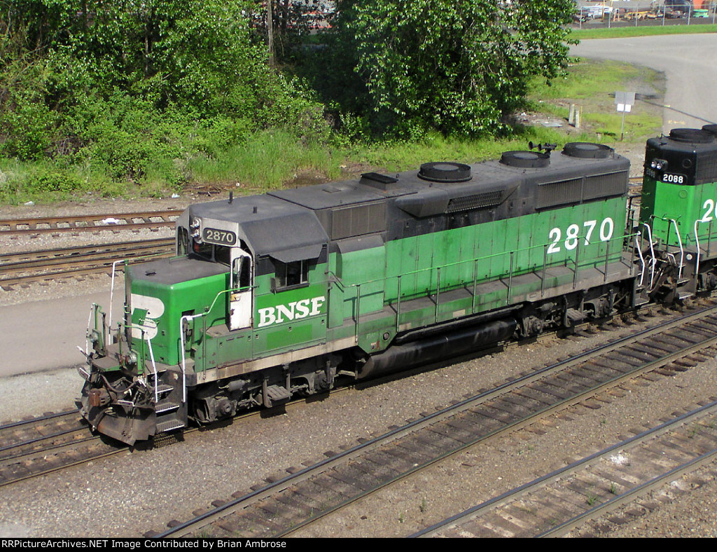 BNSF GP39M 2870